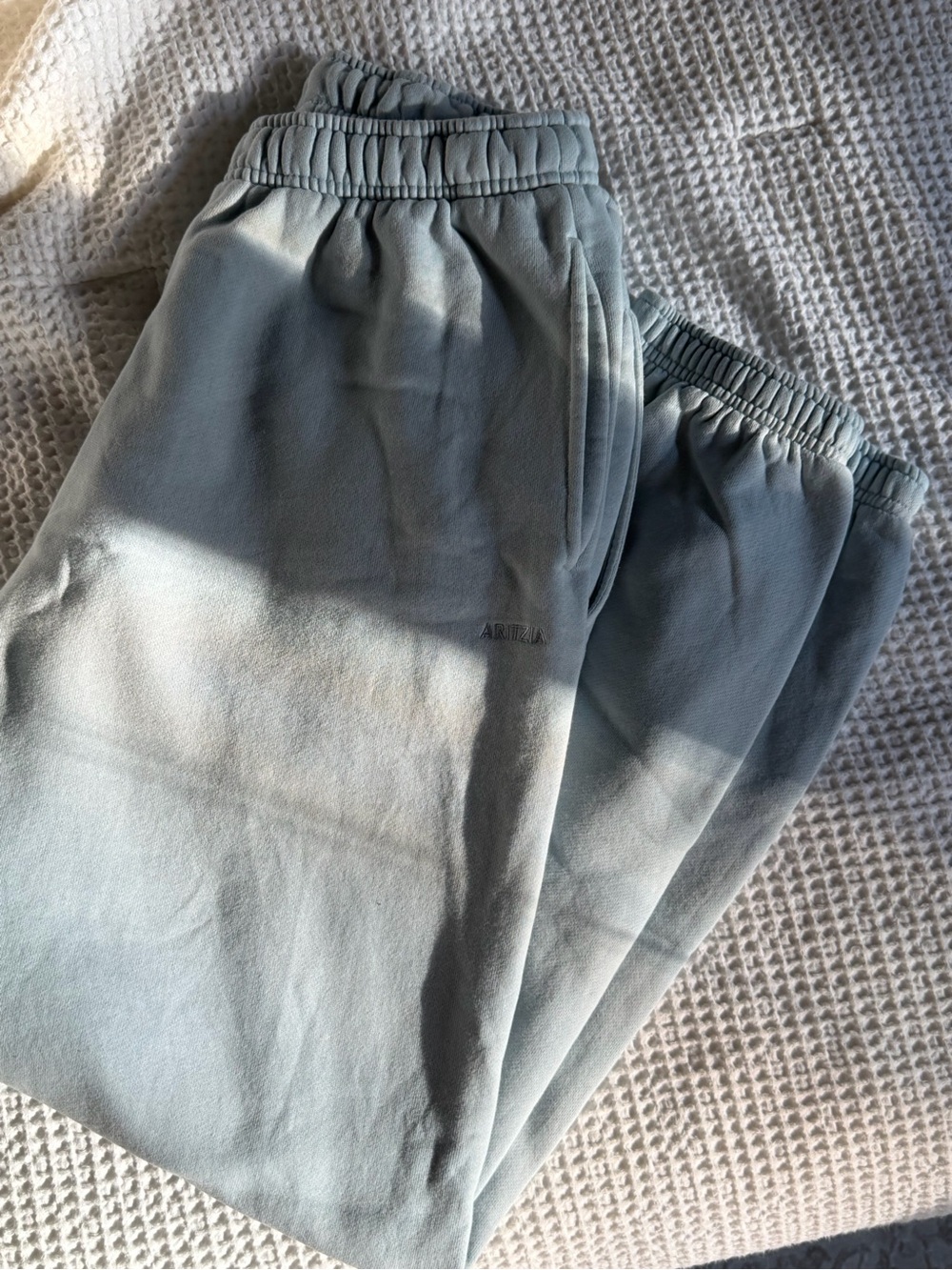 Aritzia sweatpants light blue